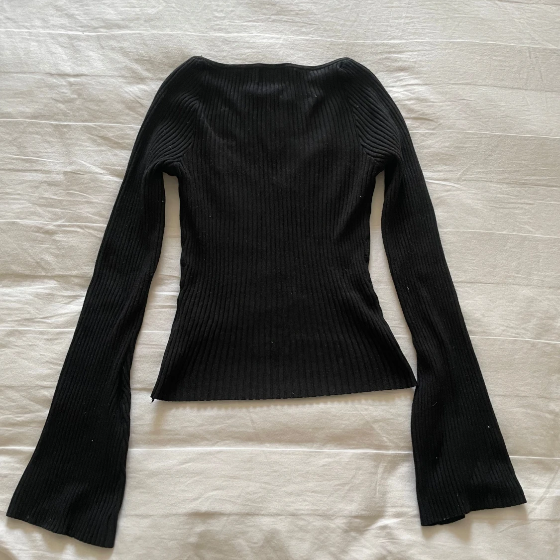 Svart ribbad topp från H&M - 2