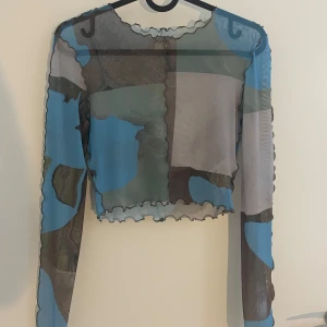 Tröja - Tröja från monki, använd en gång