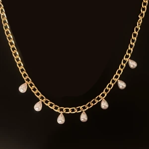 Stora halsband med pärlor  - Handgjorda halsband, finns både silver och guld, rekommenderar att inte duscha med det för att det ska hålla längre 