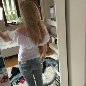 Ljusblå true religion  - Säljer dessa supersnygga eftertraktade ljusblå true religion då de va för små. Pris kan diskuteras❣️
