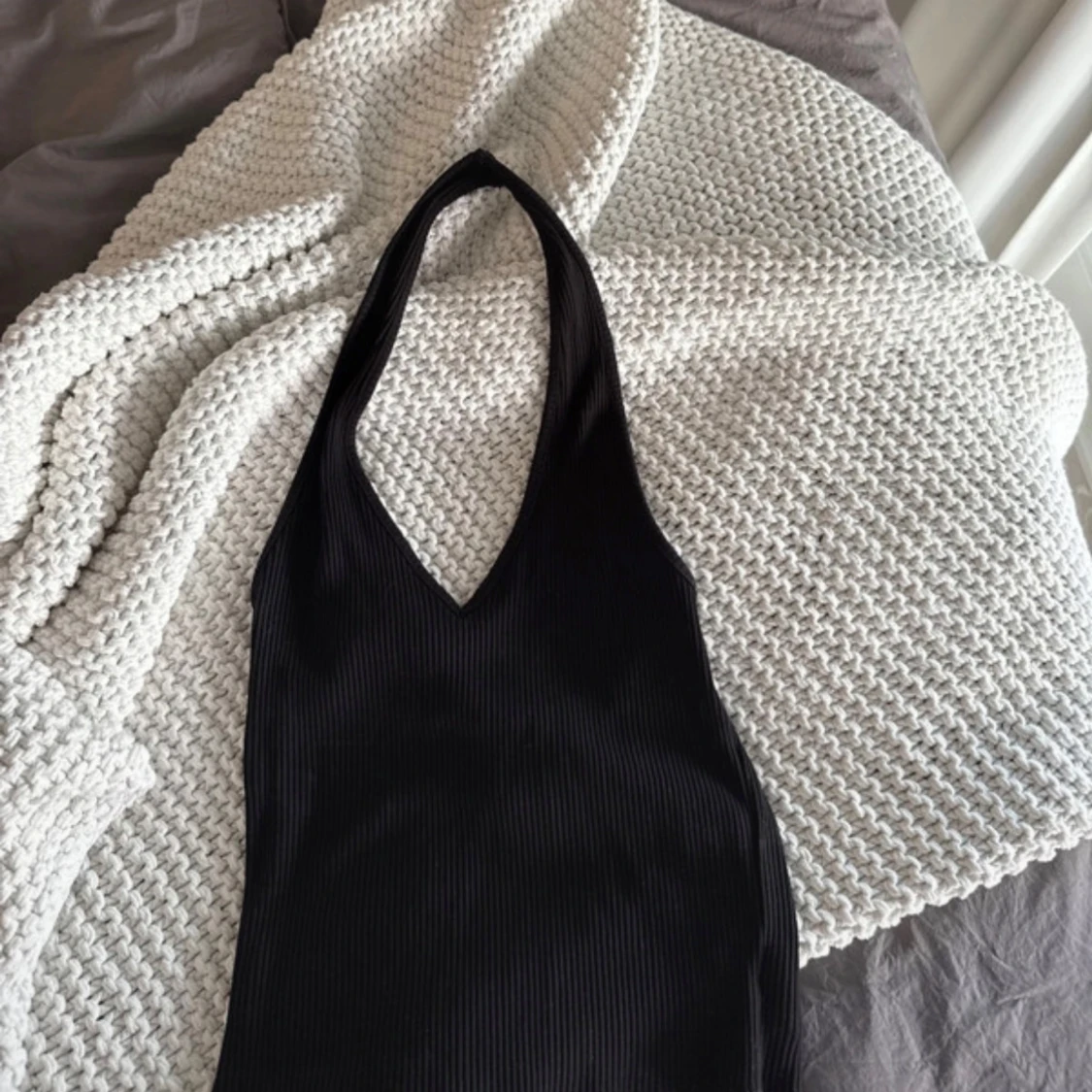 Svart ribbad halternecktop från NA-KD - 1