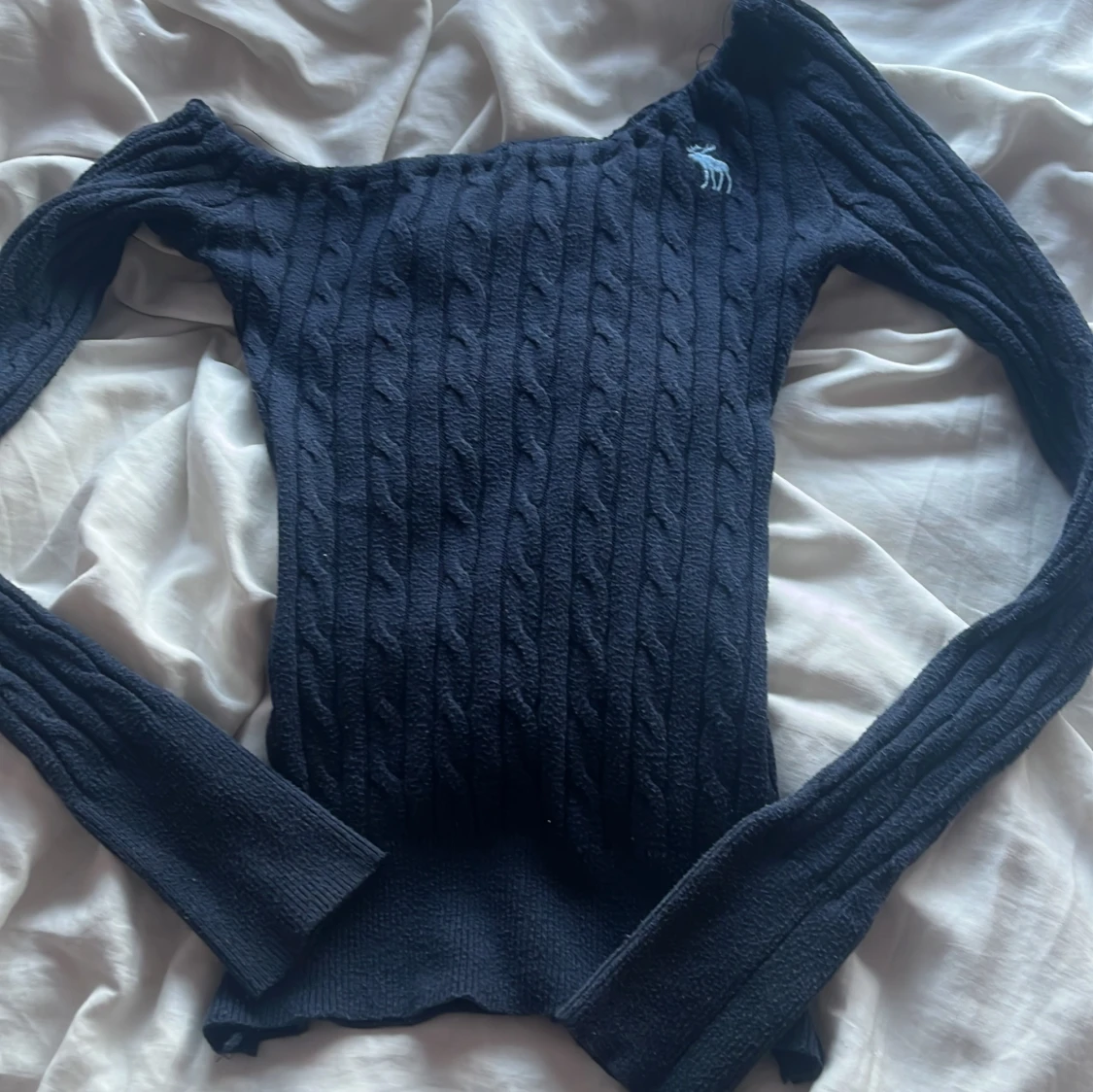 Mörkblå offshoulder stickad tröja Abercrombie - 2