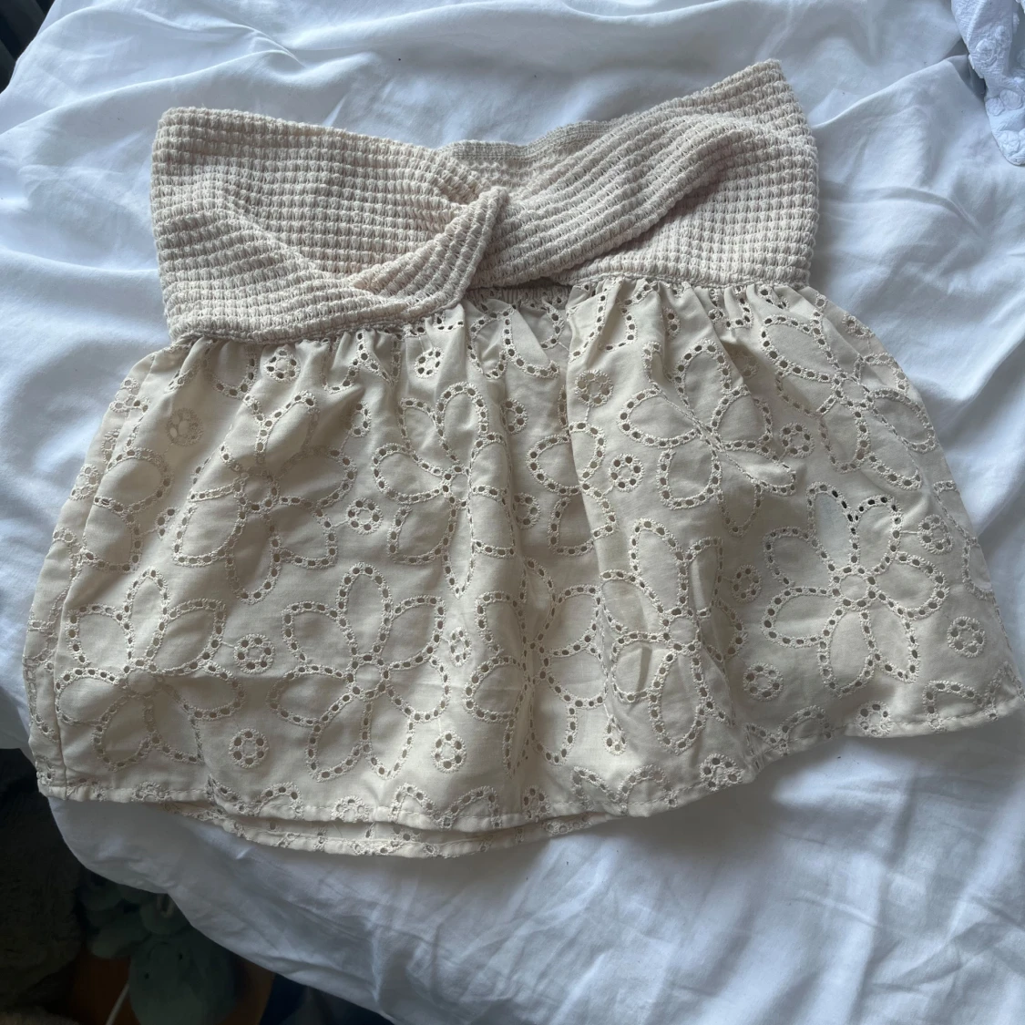 Beige broderad tubtop från SHEIN
