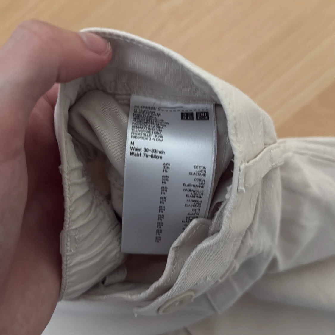 Beige linnebyxor  från Uniqlo, storlek M - 1