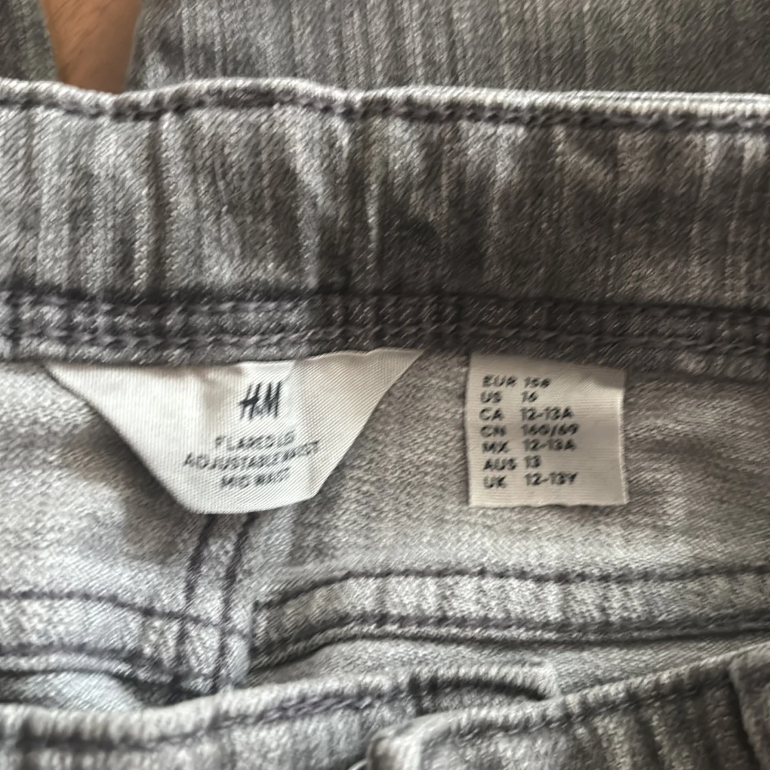 Grå bootcut jeans från H&M, stl 158 - 3