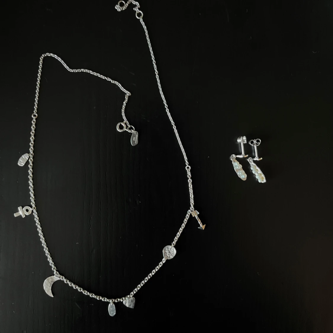 Maanesten 925 halsband och örhängen  - 2