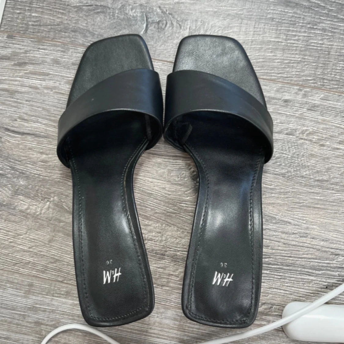 Svarta sandaler med fyrkantig tå