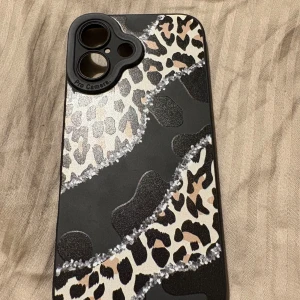 iPhone 16 skal  - iPhone 16 skal använd 1 gång så nästan nyskick!