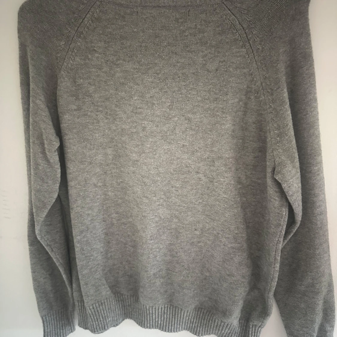Grå stickad tröja från ONLY - 1