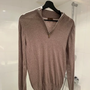 Stenströms merino tröja  - Beige 100% merino ull tröja från stenströms | Storlek M men passas XS-S | NYPRIS: 2500kr - mitt pris 499kr | DM för prisförslag & frågor! 