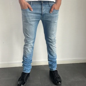  Replay ANBASS Jeans 34/34 - Replay ANBASS jeans: pris:499kr| Storlek:W34 L34|Skick:9,8/10| Hör av dig vid minsta lilla fundering eller fråga| 