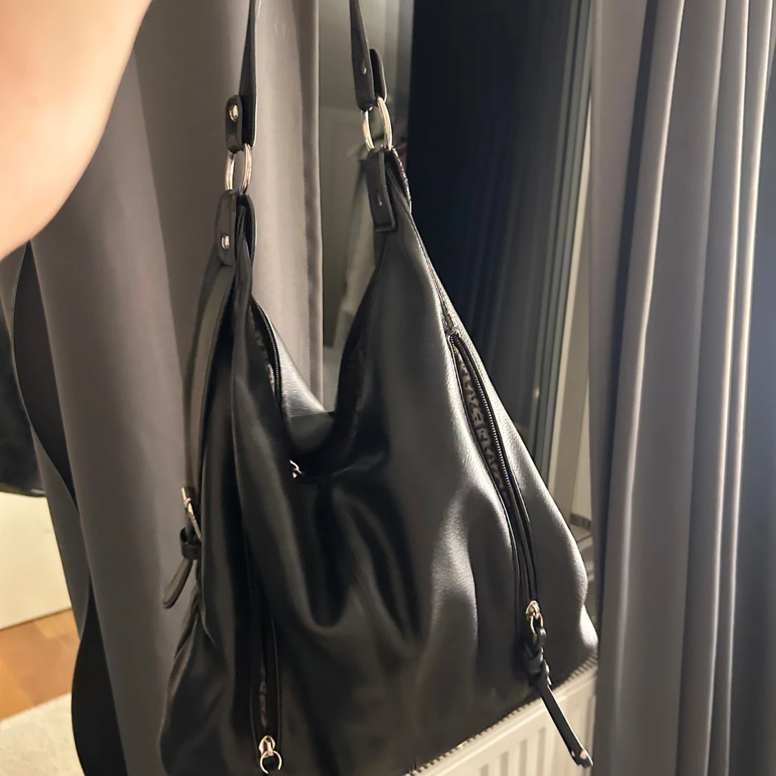 Svart handväska  - 1