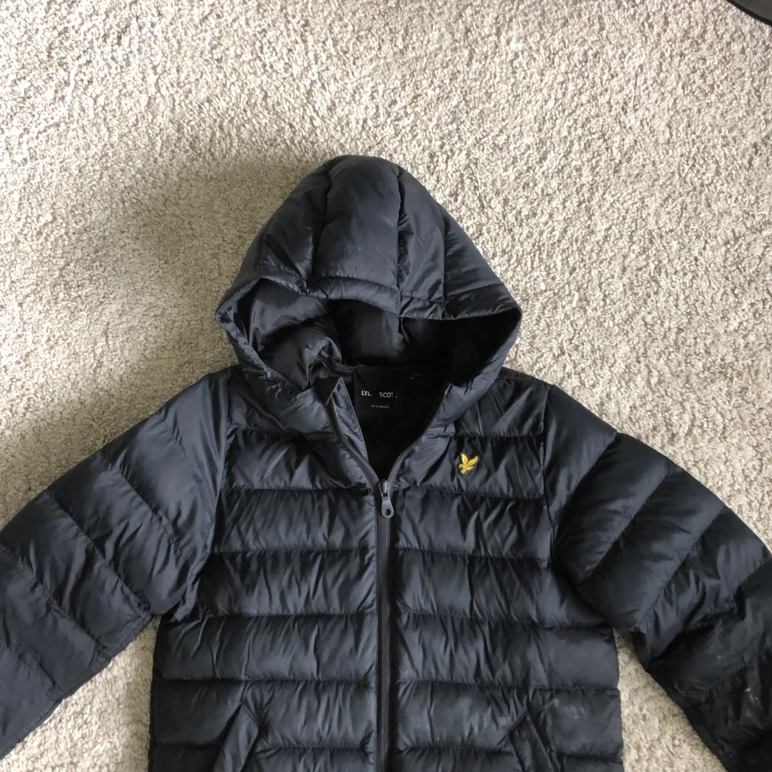 Svart pufferjacka från Lyle & Scott