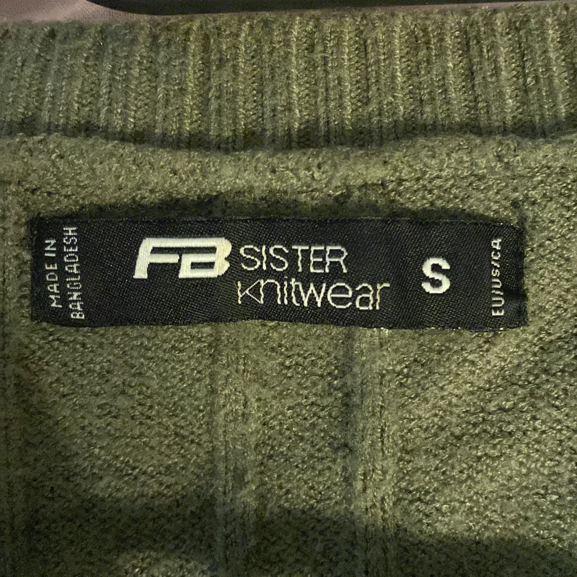 Olivgrön stickad tröja från FB Sister - 2