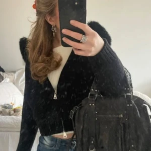 Alessa fur jacka - Alessa fur jacka, varsamt använd och säljer pga att den ej kommer till användning. Riktig päls 💕💕passar xs-s