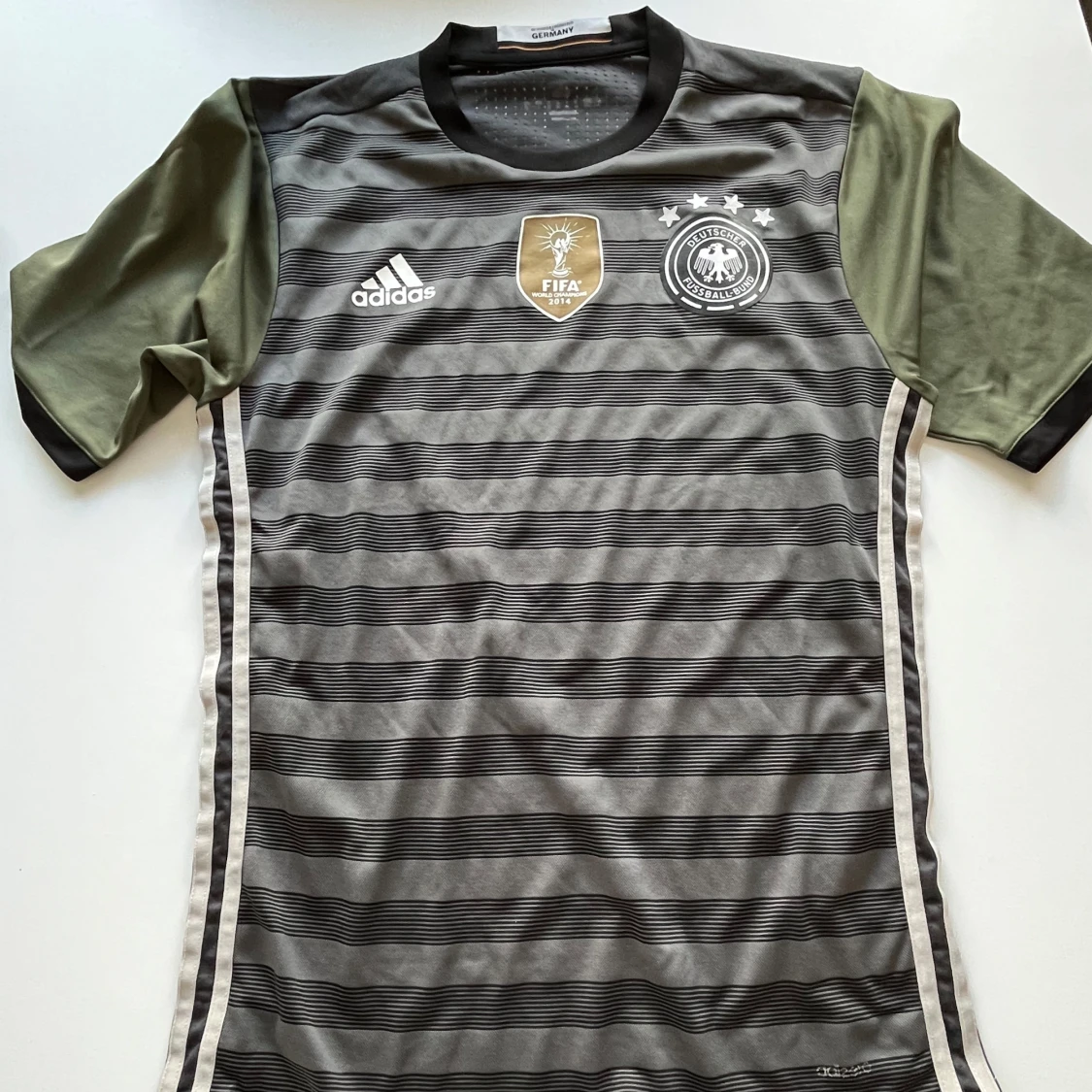 Tysklands randig fotbollströja Adidas