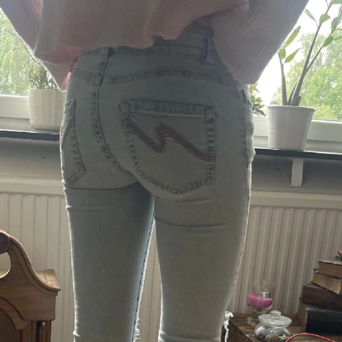 Ljusblå bootcut jeans från Nelly - 1