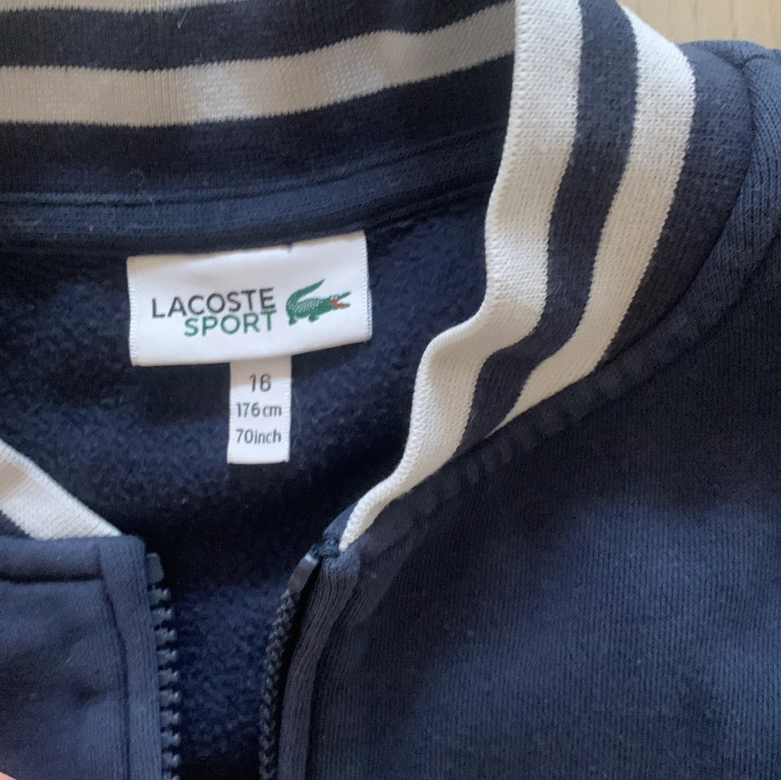 Blå bomberjacka från Lacoste Sport - 2