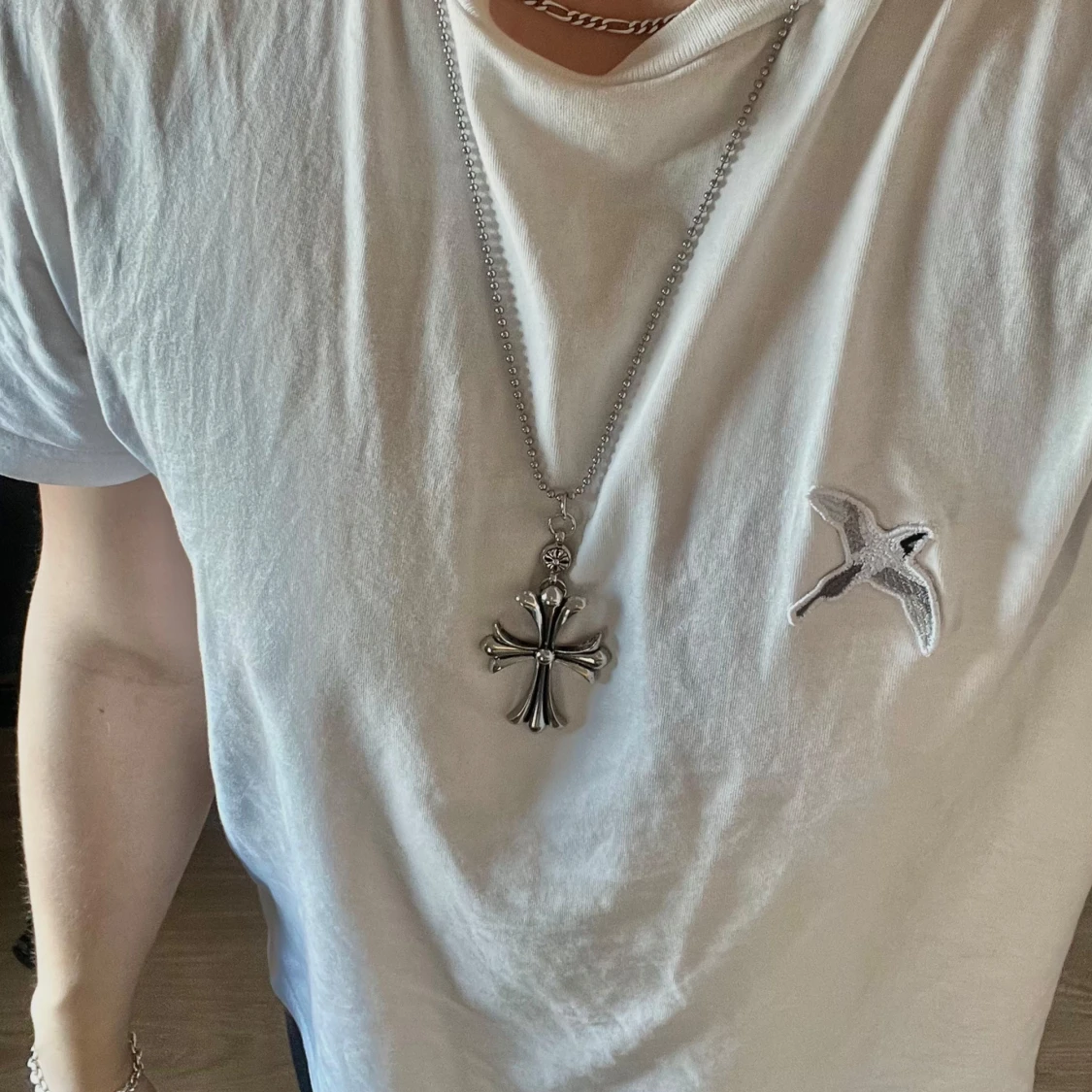 Silverfärgat Chrome Harts korshalsband