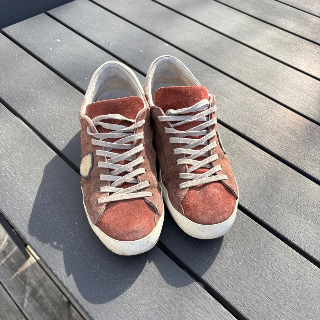 Röda Philippe Model - 1