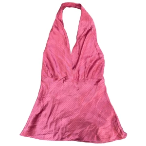 Halter tryck silkestopp från Express - Rosa orange halterneck linne med mönster och öppen rygg 🩷93% silke, 7% spandex. Jag brukar ha strl XS/S i toppar för referens