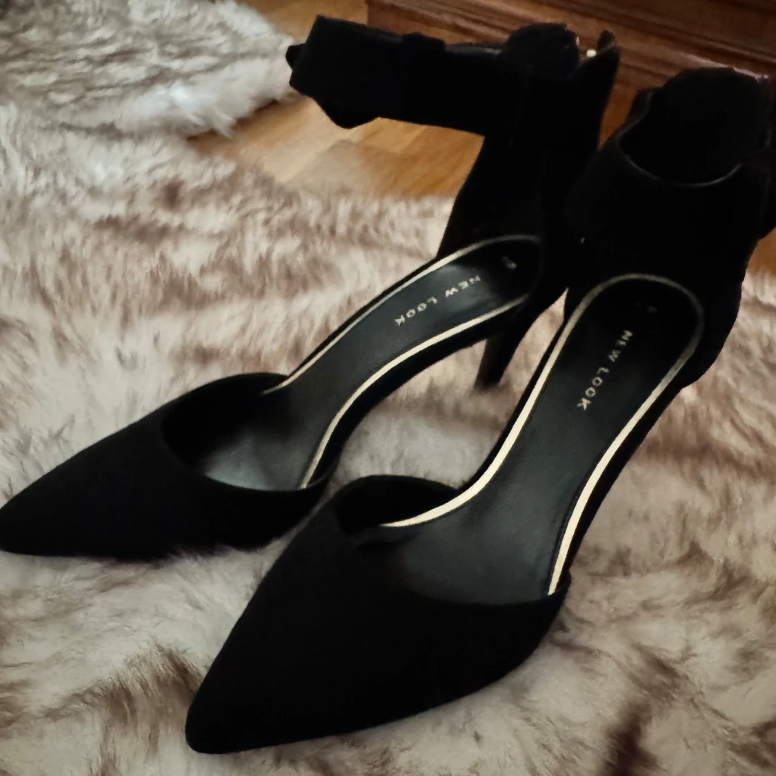 Svarta pumps från New Look