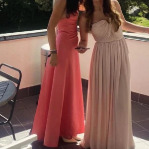 Ljusrosa balklänning  - Säljer min superfina rosa balklänning nu då den inte kommer till användning längre. Superbra skick!💗