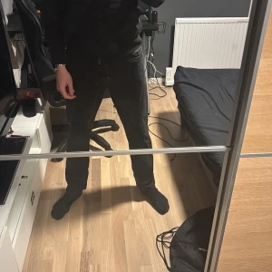 Jack & Jones jeans intelligence  - Säljer ett par jack & Jones jeans som är i storlek 30/32. I passformen relaxed straight. Skriv för mer info, eller vid köpintresse😉🙌