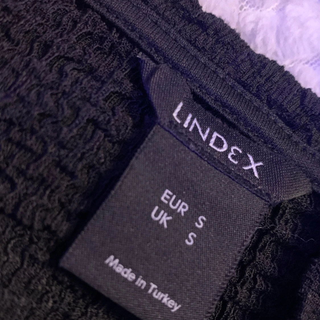 Svart strukturerad topp från Lindex - 2