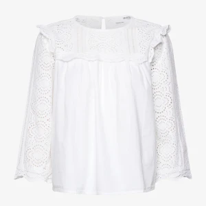 jättefin blus 💕 - jättegullig och somrig blus från selected femme, aldrig använd utan bara provat på, prislappen är inte kvar dock då tanken var att använda den men så fick jag aldrig chansen, nypris: 899 💕