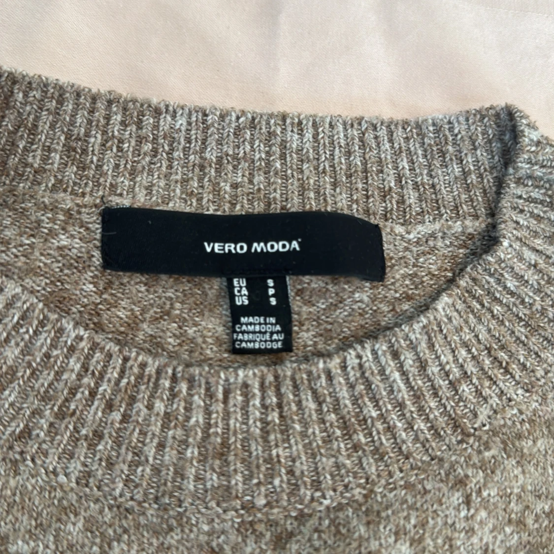  Stickad tröja med puffärmar från Vero Moda - 2