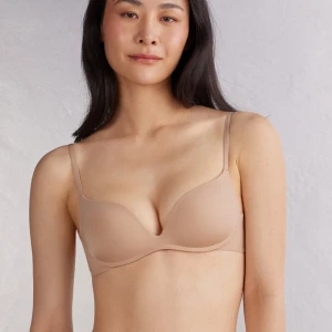 Intimissmi Push up bh gioia- soft beige - Säljer min intimissmi bh som är knappt använd, säljer på grund av att den är för liten. I färgen soft beige. Bra kvalitet, och är bra.  Skriv för funderingar eller bilder! 🫶