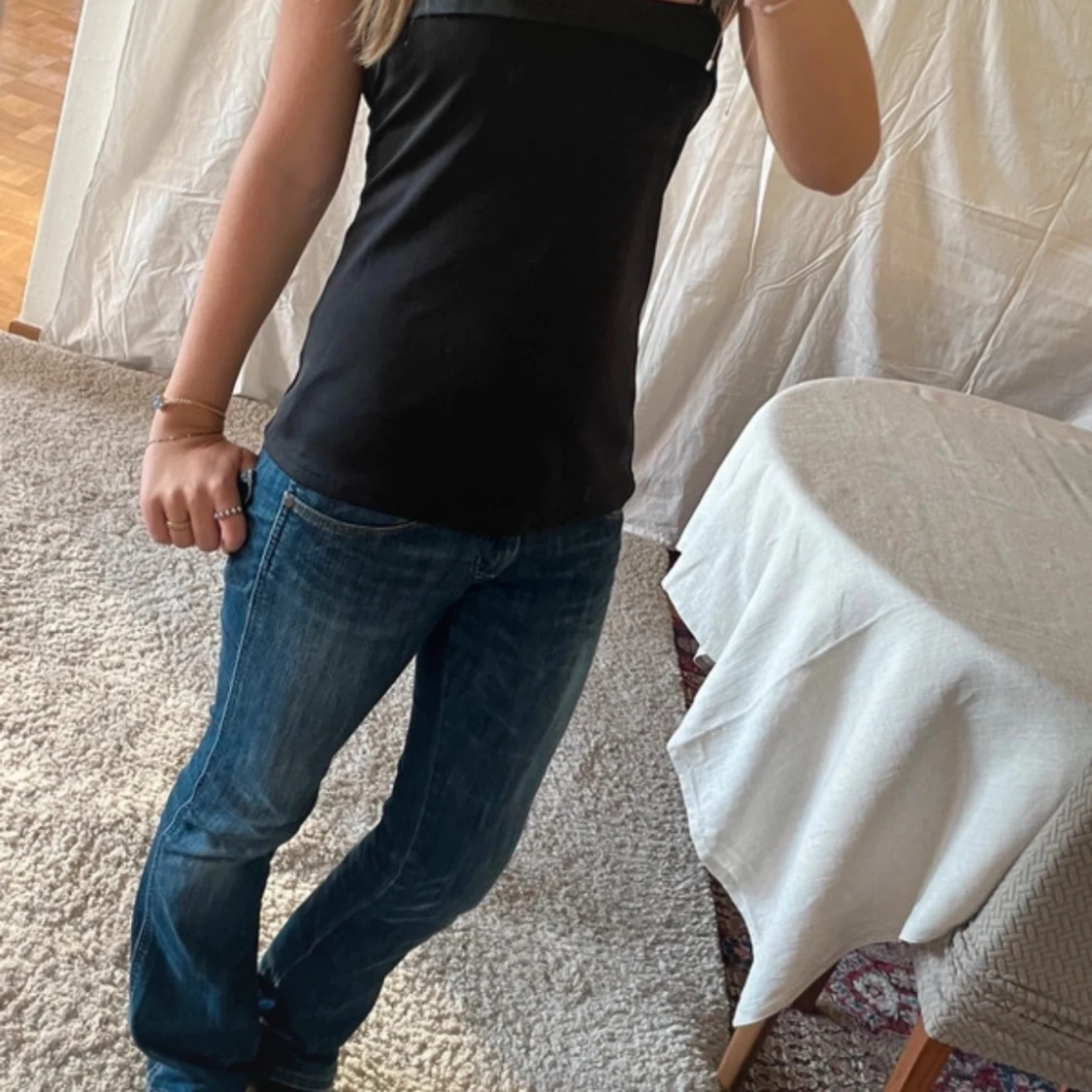 Svart linne med satin detalj  - 1