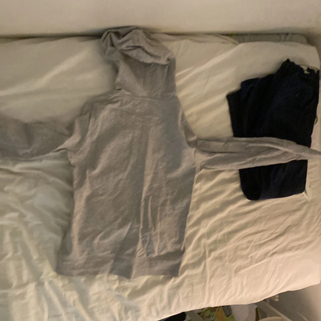 Grå hoodie med dragkedja från Barbour International - 1