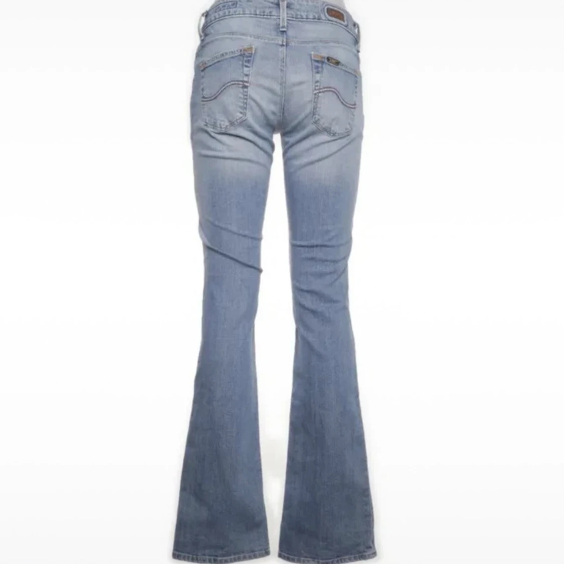 Ljusblå bootcut vintage jeans från Lee - 2