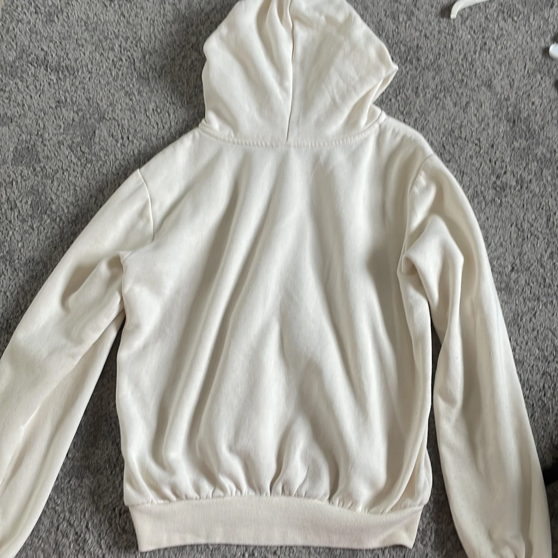 Vit hoodie från H&M - 1