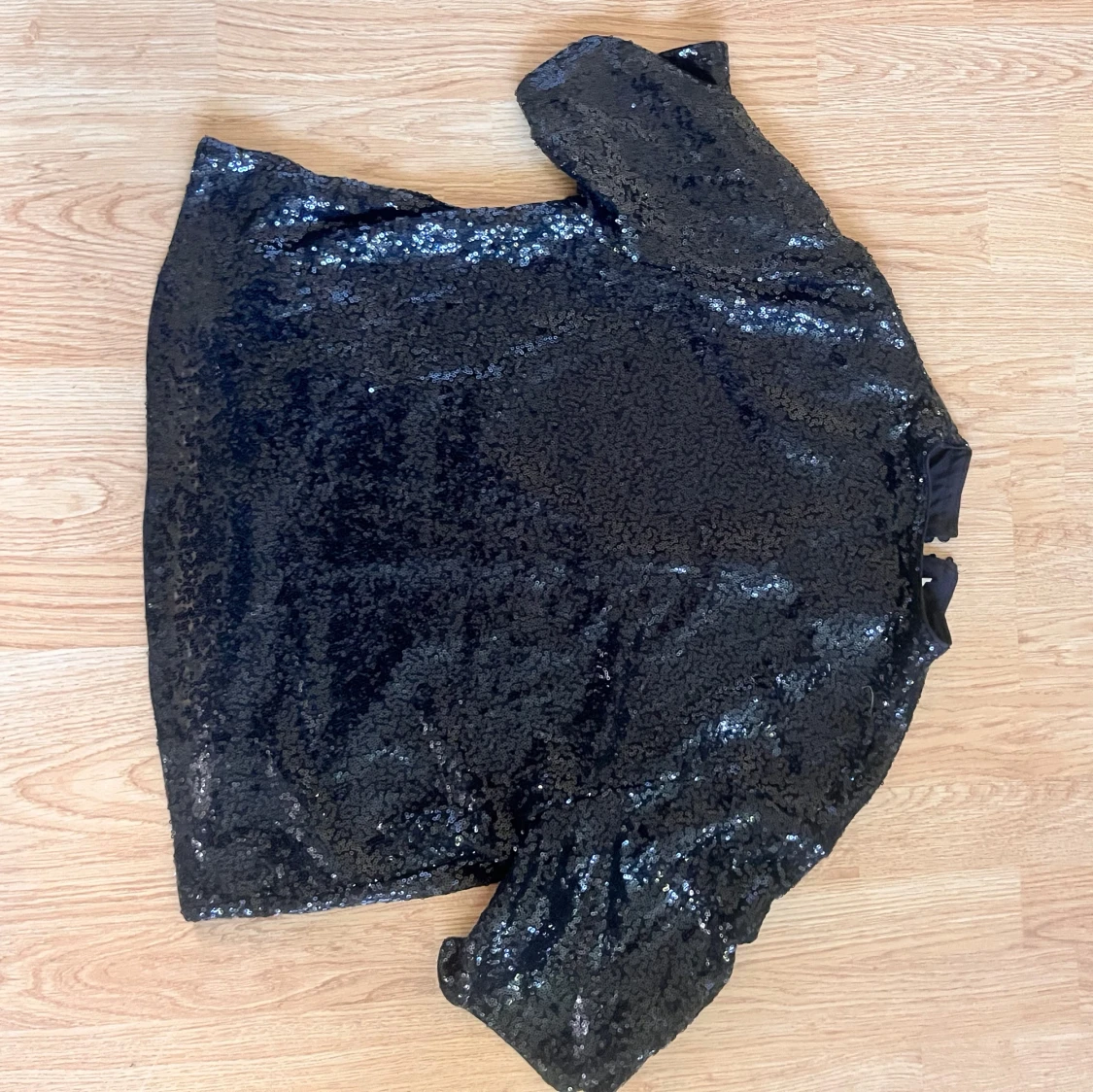 Svart glittrig topp med paljetter