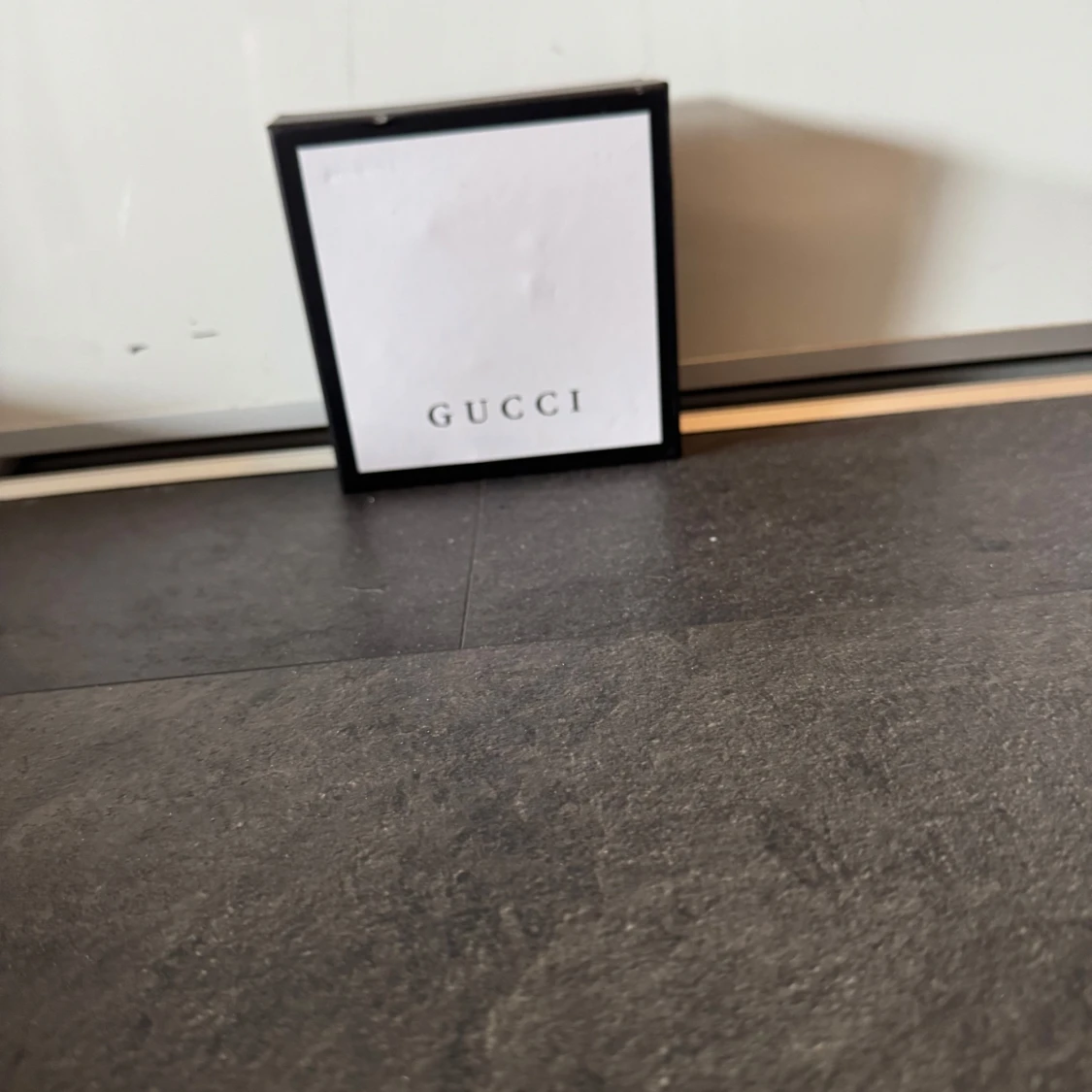 Beige sammetsskärp  GG - 1