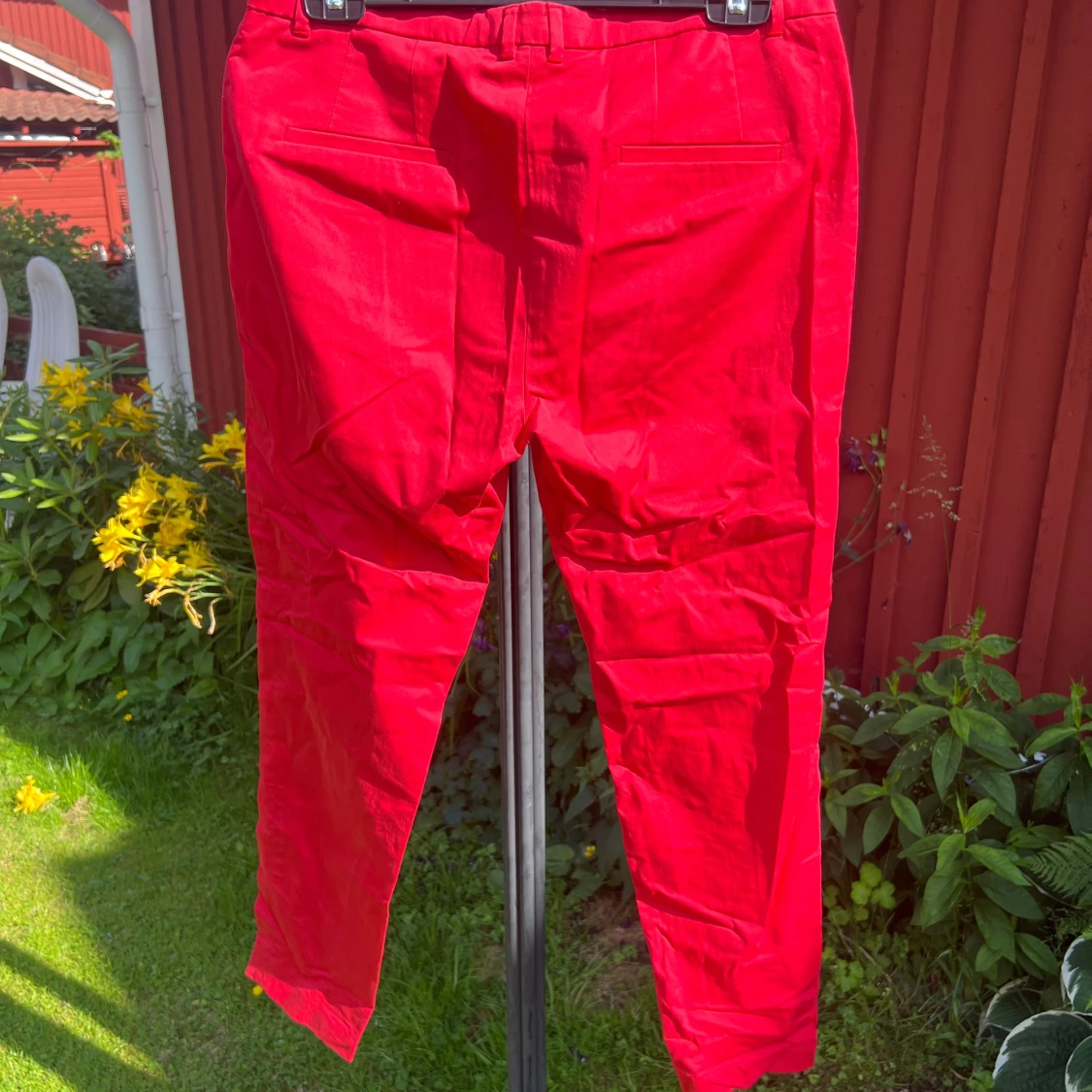 Röda byxor från Esprit  - 1