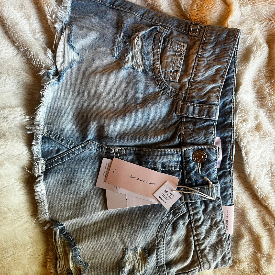 Ljusblå jeanskjol från Gina Tricot - 2