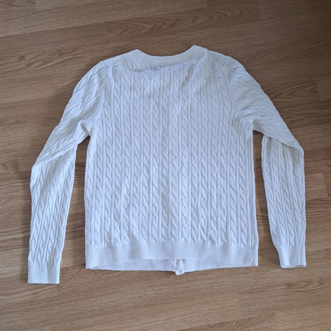 Vit kabelstickad kofta Basic You - 1