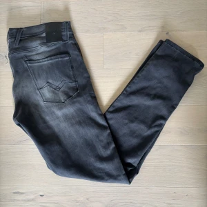 Replay jeans - Schyssta replay jeans, inprincip ny skick. I storlek W30 L32.
