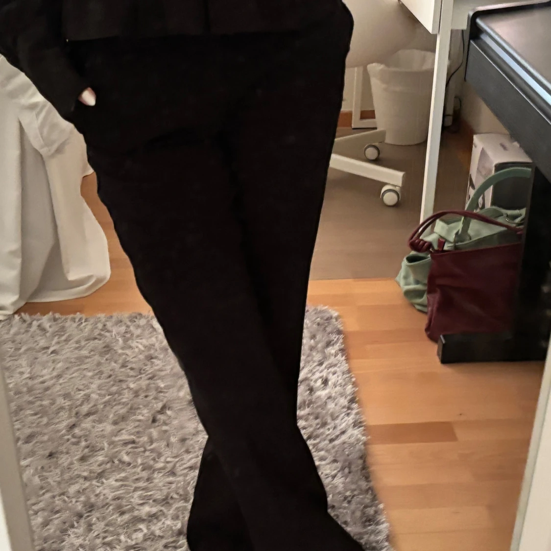 Svarta lågmidjade kostymbyxor