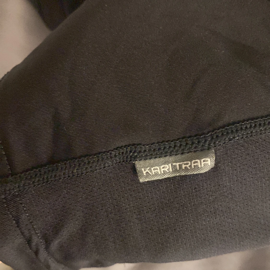 Svart träningst-shirt från Kari Traa - 2