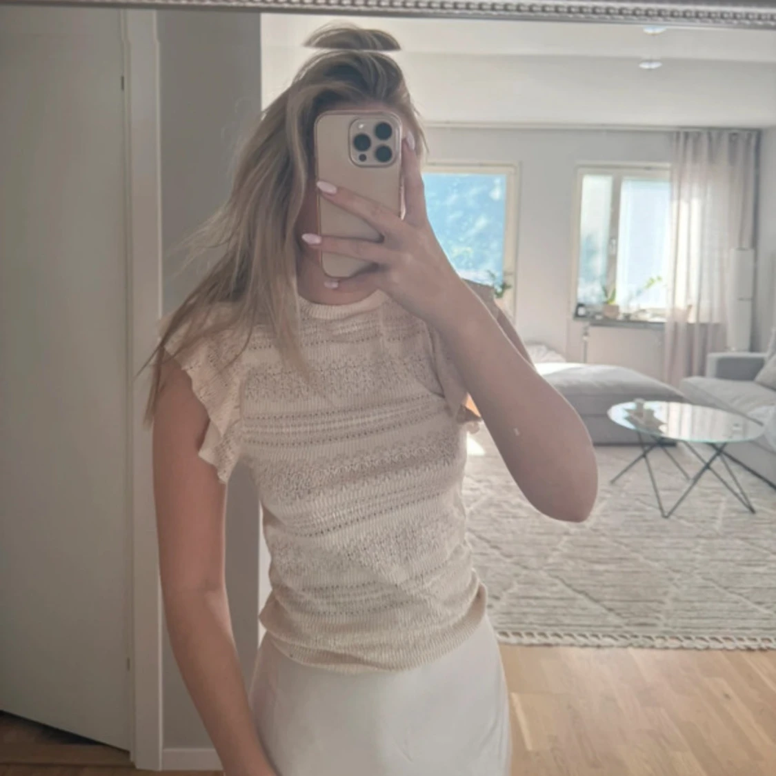 Beige volangblus från Vero Moda