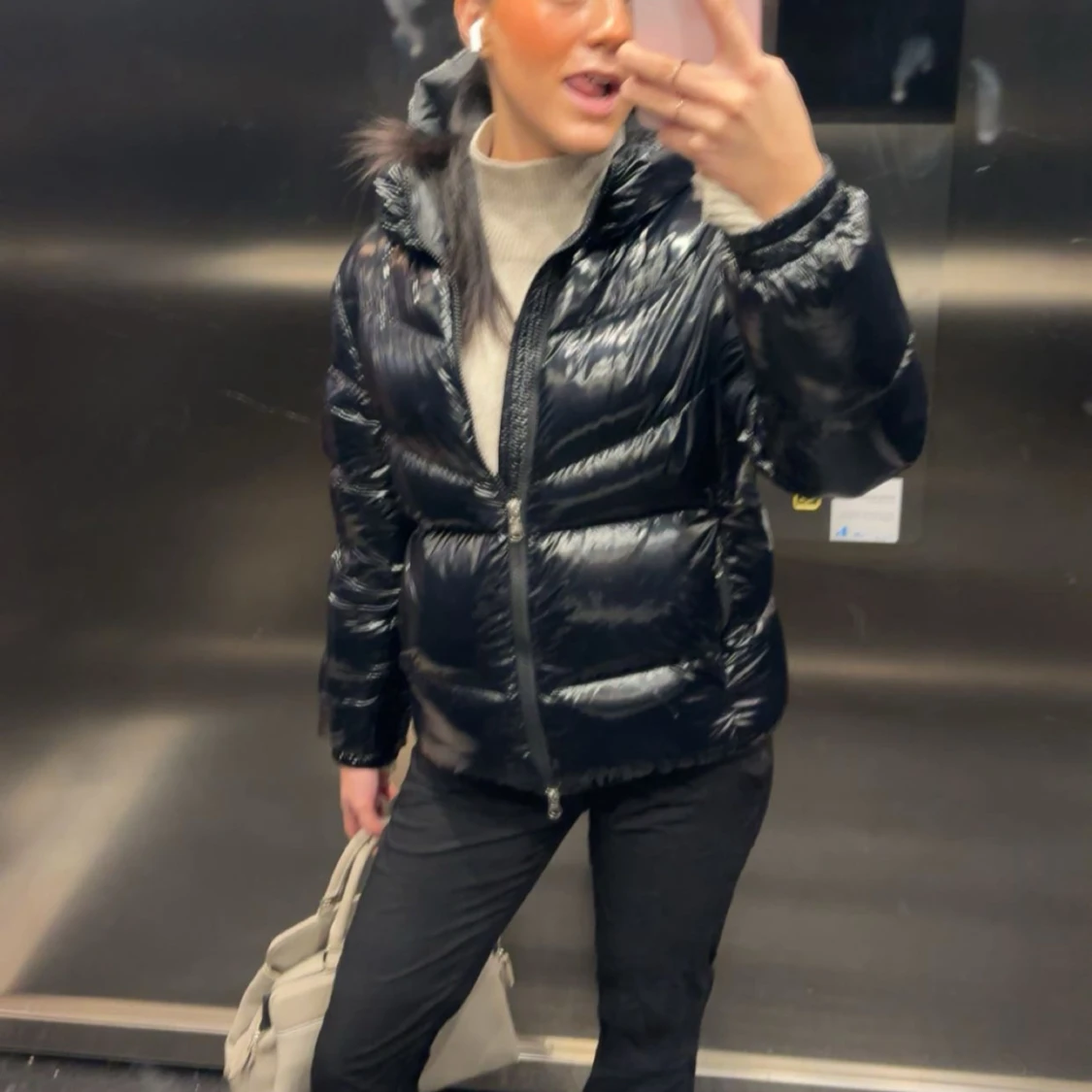 Svart pufferjacka från Colmar - 3