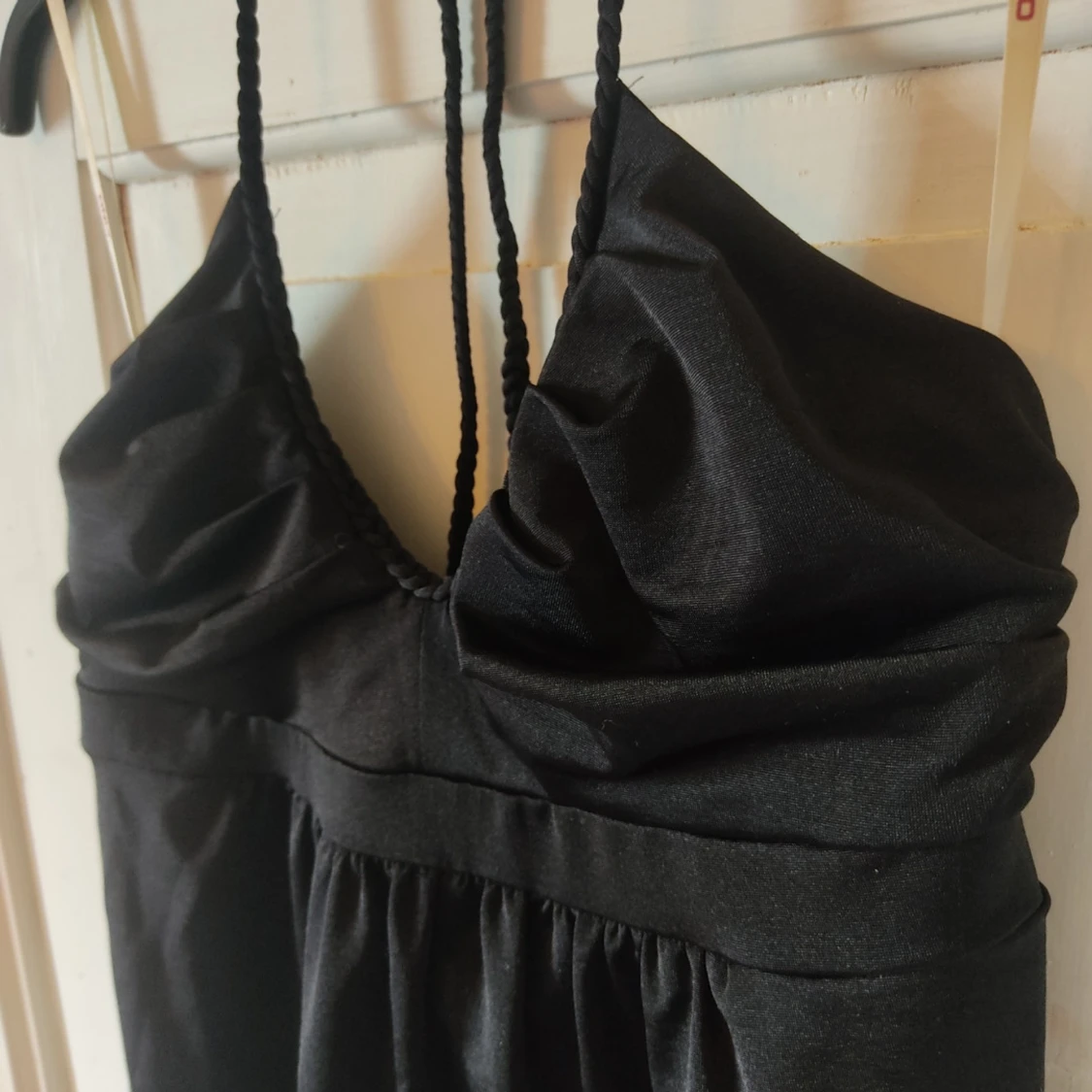 Svart topp med flätade band - 1