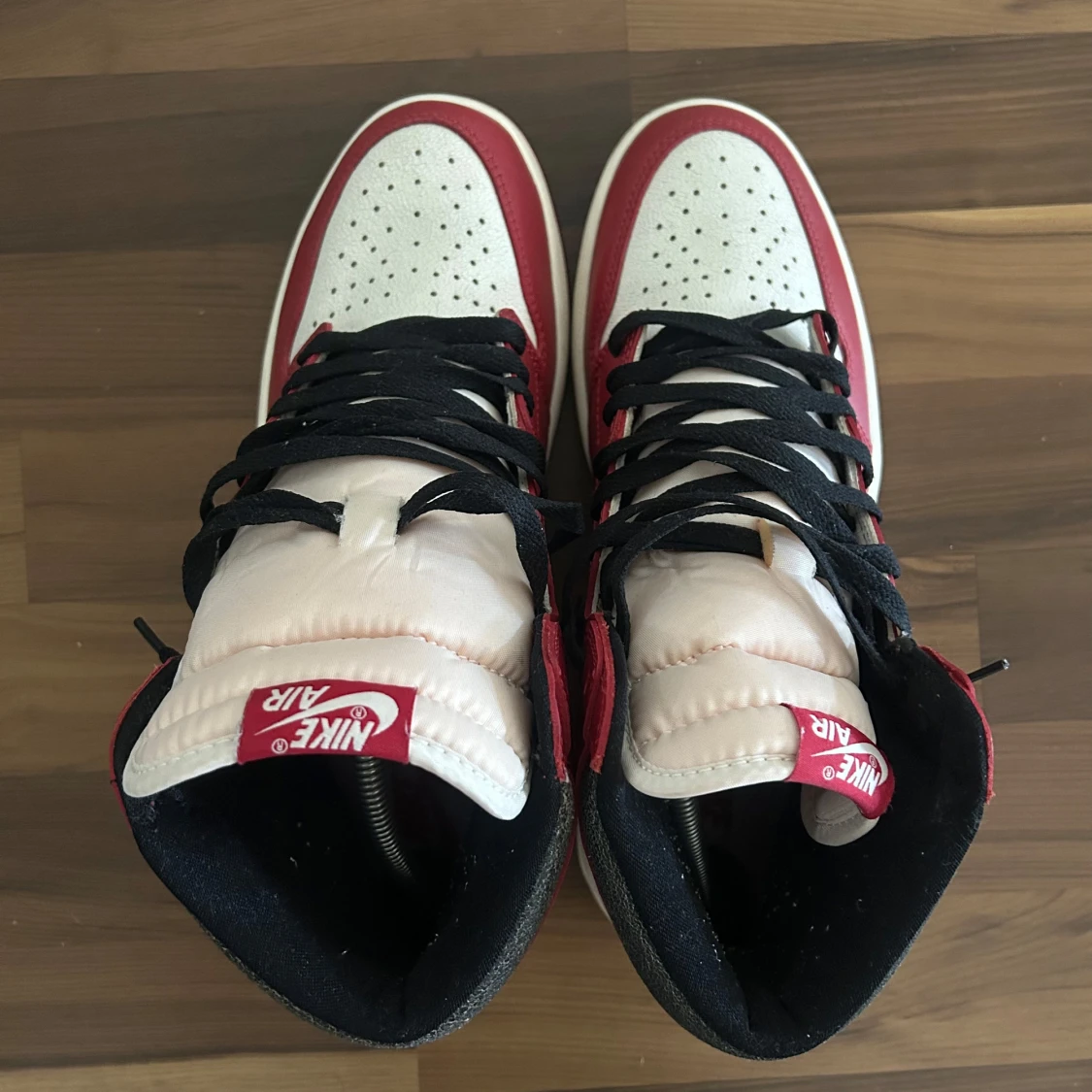 Nike Air Jordan 1 Lost and Found - 1
