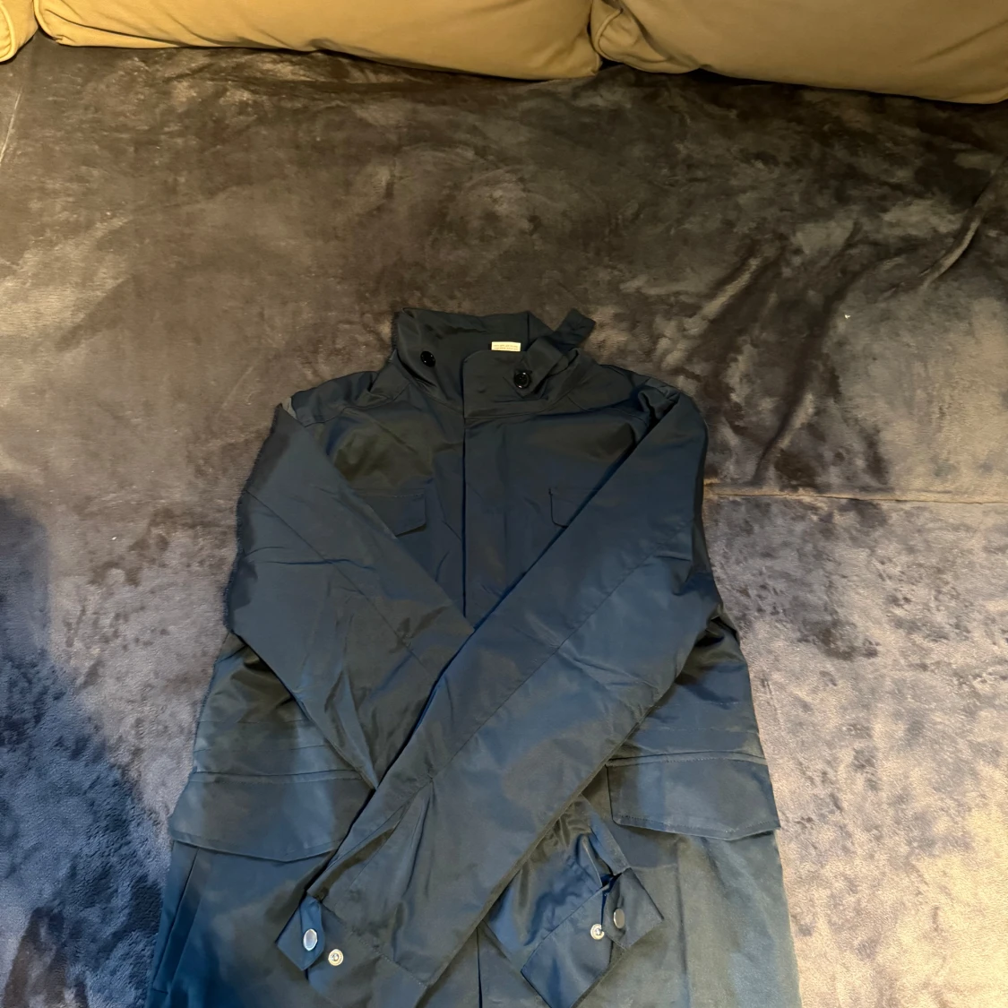 Mörkblå vindjacka med stora fickor - 2