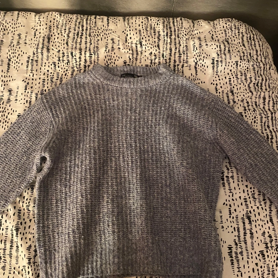 grå/blå stickad tröja - 1